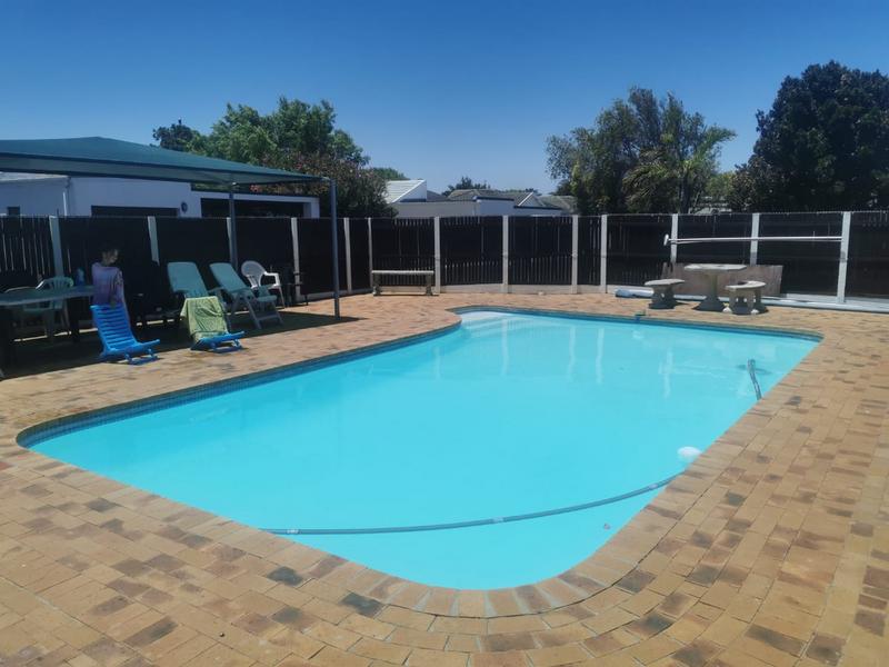 To Let 2 Bedroom Property for Rent in Table View Western Cape